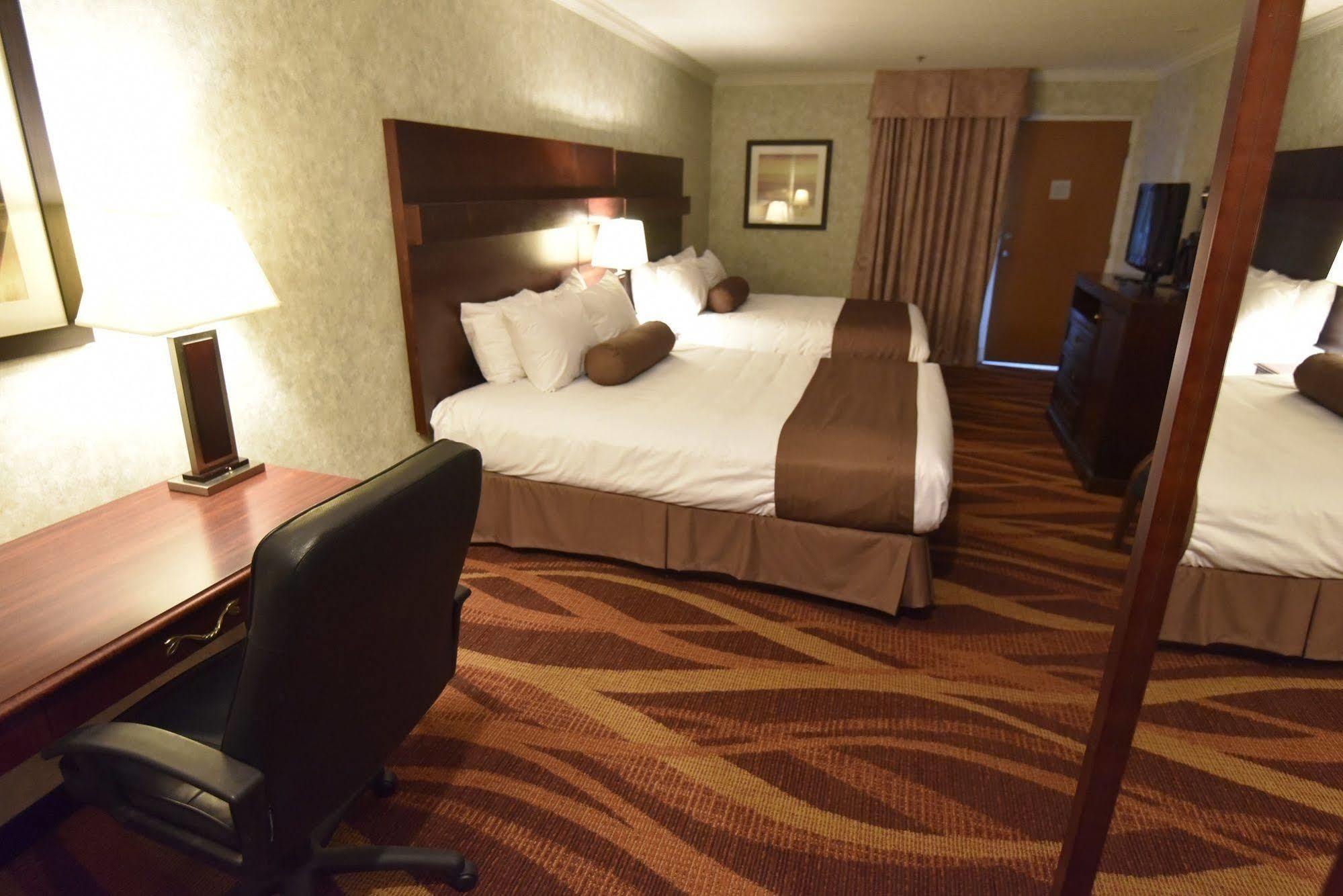 Tropical Inn - North Battleford Extérieur photo